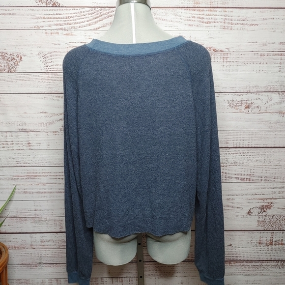 WILDFOX Friday Graphic Top Size S - Picture 6 of 13